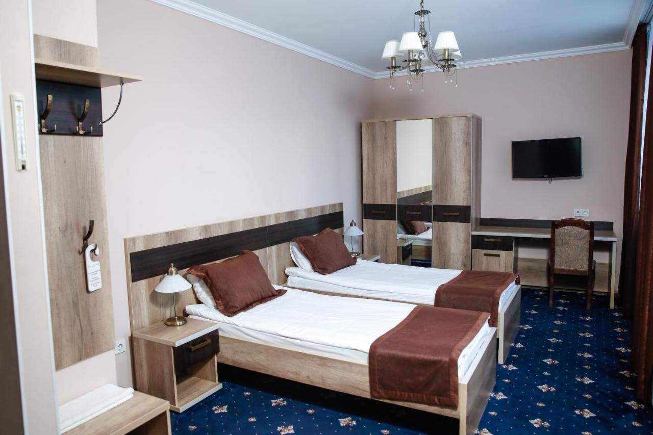 Nurtau Hotel Pavlodar Bagian luar foto